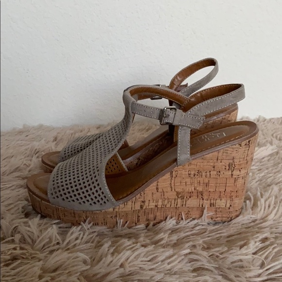 Auth Franco Sarto Clinton 2 Wedge Sandal, Taupe - Picture 4 of 8